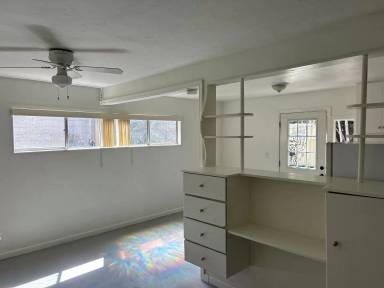 Main picture of 4430 1/2 Estrella Ave