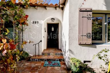 Main picture of 227 Oleander Ave