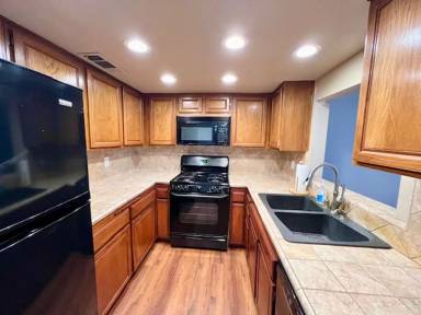 Main picture of 2890 Huntington Blvd