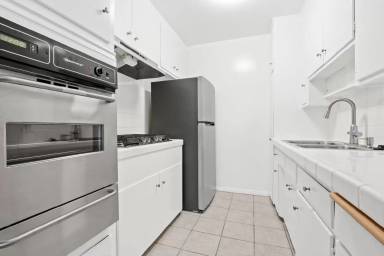 Main picture of 828 6th St