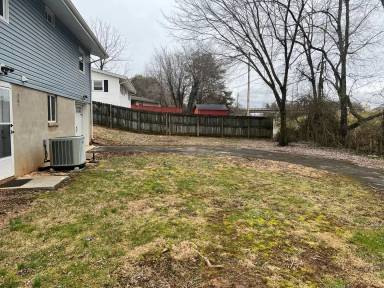 Main picture of 205 Hemlock Rd