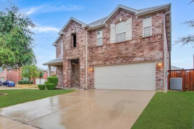 Main picture of 11004 Larkin Dr