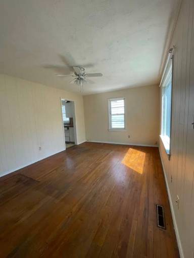 Main picture of 1619 E McDaniel St