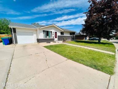 Main picture of 6765 S Bellaire Way