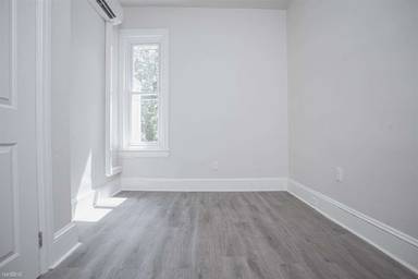 Main picture of 2055 W York St