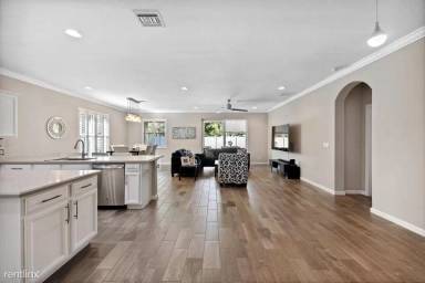 Main picture of 7107 Limestone Cay Rd