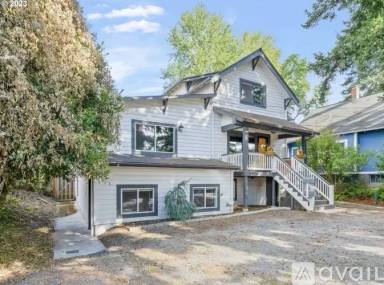 Main picture of 3806 SE 30th Ave