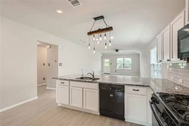 Main picture of 9110 Longhorn Park
