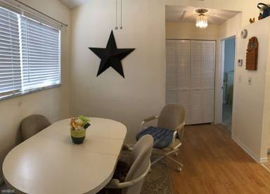 Main picture of 434 Beach Park Ln