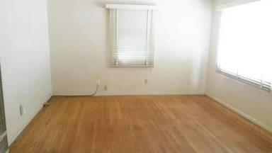 Main picture of 1009 W 7th St