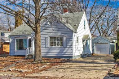 Main picture of 808 N Avon Curve St