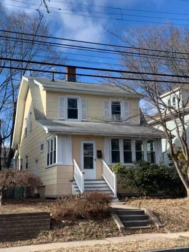 Main picture of 39 Troy St