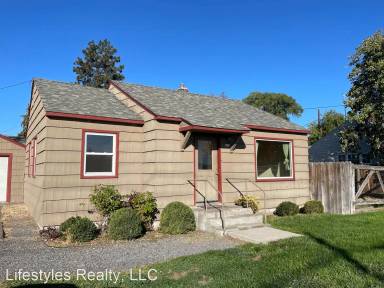 Main picture of 135 NW Canal Blvd