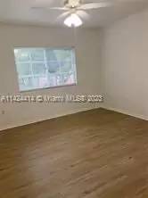Main picture of 2564 Centergate Dr