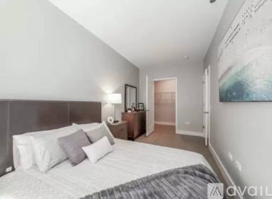 Main picture of 1203 N Clark St