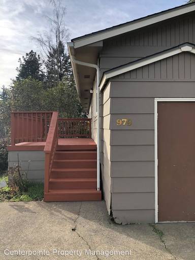 Main picture of 979 E Fourth Ave