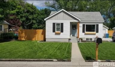 Main picture of 308 S Pond St
