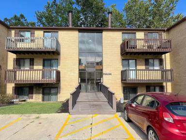 Main picture of 2050 Augusta Blvd