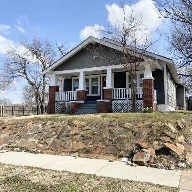 Main picture of 1223 S Quaker Ave