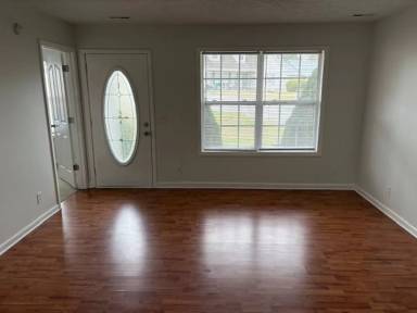 Main picture of 122 Stonefield Cir