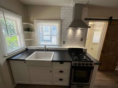 Main picture of 204 S Grand St