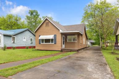 Main picture of 206 Memorial Dr NW