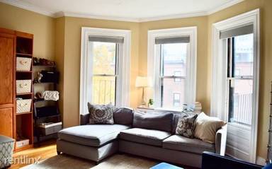 Main picture of 80 Marlborough St