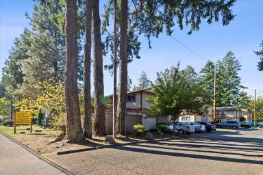 Main picture of 717 SE 187th Ave