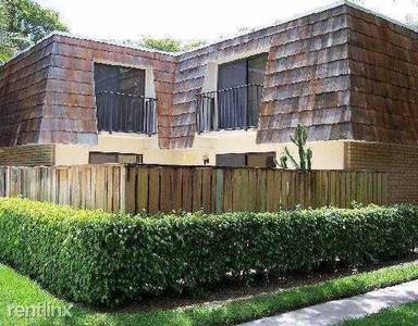 Main picture of 222 Live Oak Ln
