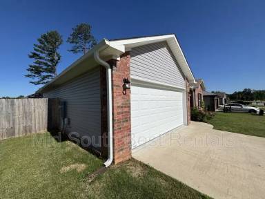 Main picture of 107 Magnolia Ct