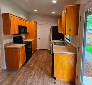 Main picture of 885 Creek Ct NW