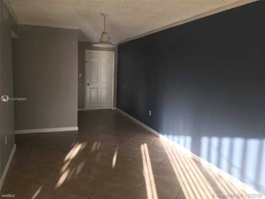 Main picture of 9357 Fontainebleau Blvd