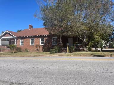 Main picture of 401 Breazeale St