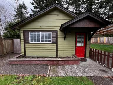 Main picture of 2219 Bush Ave NW