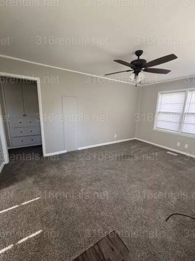 Main picture of 520 W 10th Ave