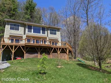Main picture of 366 Park St