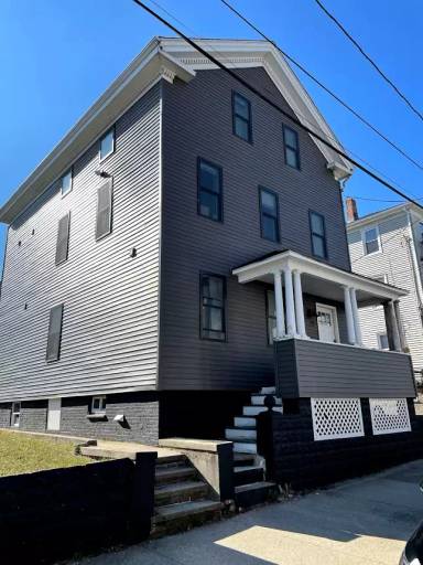 Main picture of 19 E Transit St