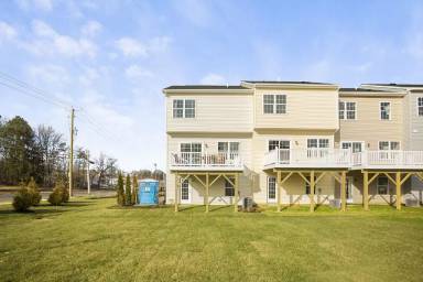 Main picture of 9 Iron Gate Rd