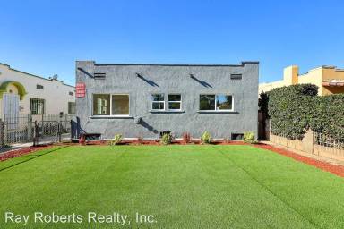 Main picture of 2821 3rd Ave