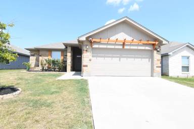 Main picture of 1518 Black Kettle Trl