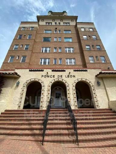 Main picture of 4555 Main St