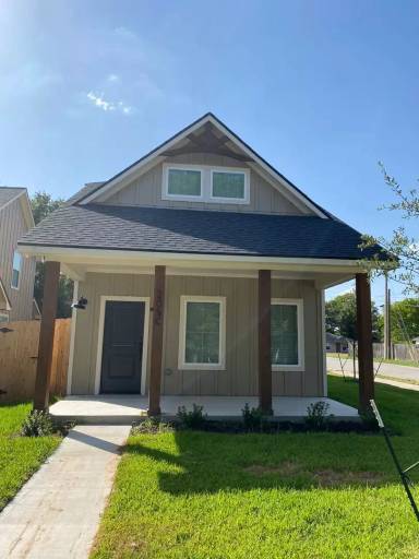 Main picture of 205 Sterling St