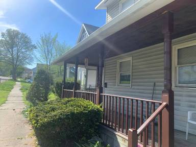 Main picture of 109 W 1st St