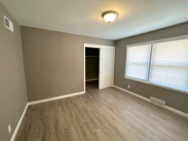 Main picture of 3152 N 42nd Pl