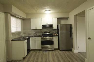 Main picture of 300 Stanaford Pl
