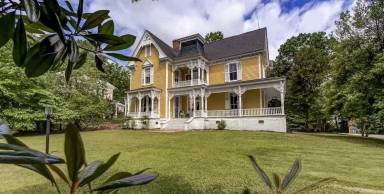 Main picture of 520 W Main St