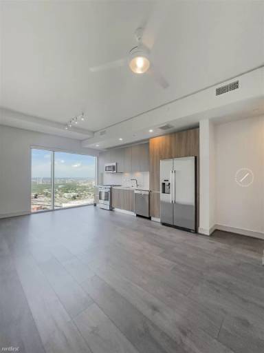 Main picture of 1000 Prairie St