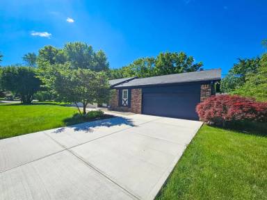 Main picture of 1133 W 78th St
