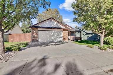 Main picture of 863 S Otter Ave