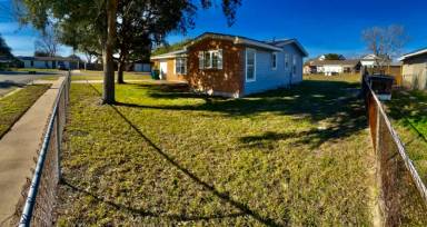Main picture of 650 Aristocrat Dr